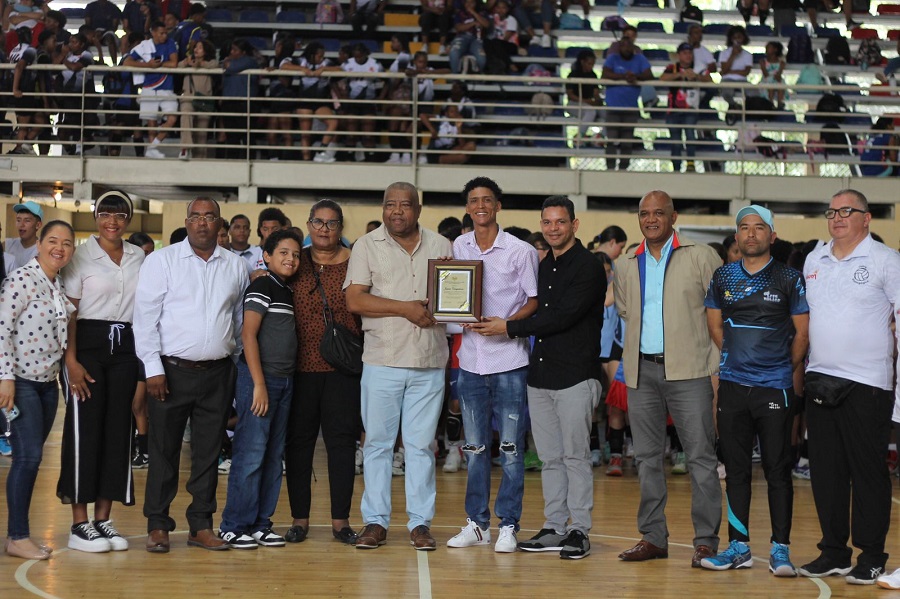Inauguran 4ta edición Torneo Voleibol Los Alcarrizos 2025