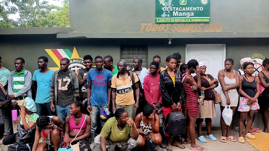 Detienen a 33 ciudadanos haitianos indocumentados durante operativos en Montecristi