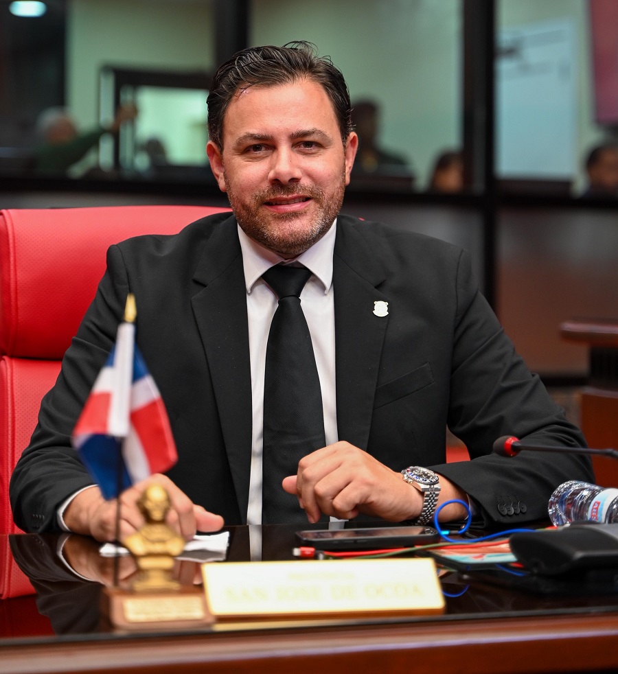 Senador Aneudy Ortiz se reunió con Presidente Abinader para impulsar terminación de obras en Ocoa