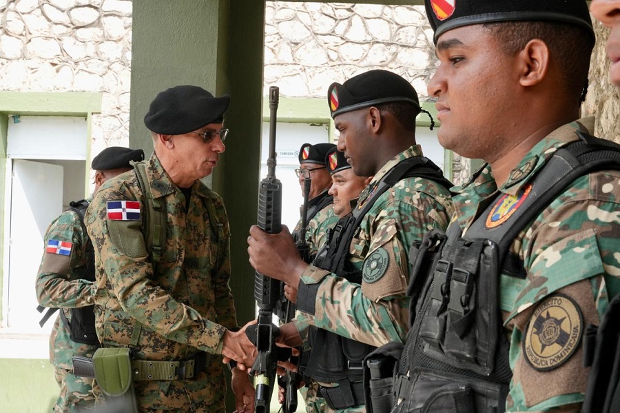 Comandante del Ejército supervisa patrullaje en diferentes puntos de la frontera sur