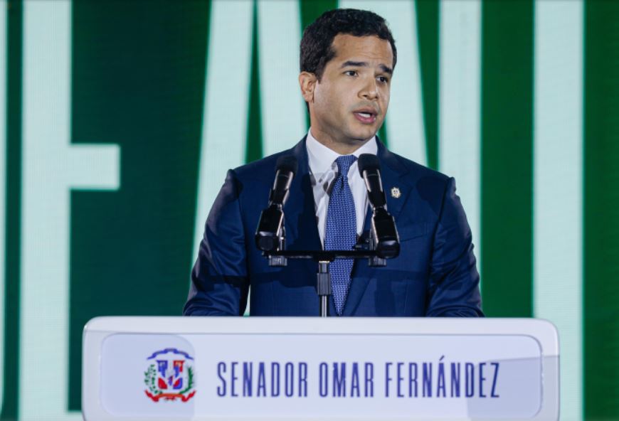 Omar Fernández rinde cuentas de su primer año de gestión como senador del Distrito Nacional