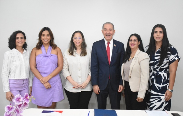El Programa de Inglés de Inmersión de RD se consolida como referente regional