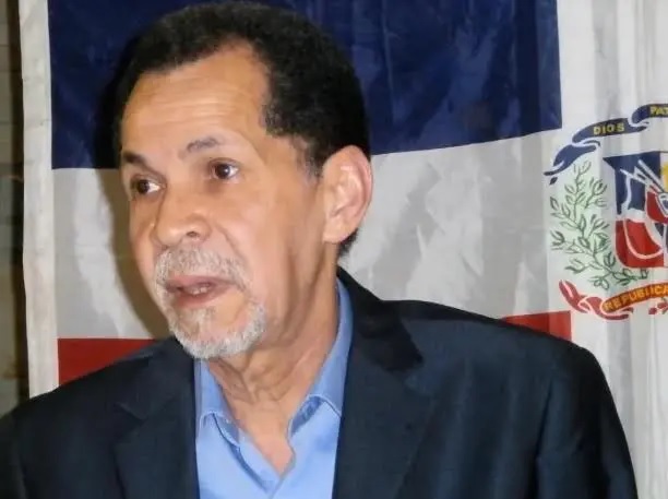 Declara Abinader es prolijo en palabras y escaso en realizaciones para la diáspora