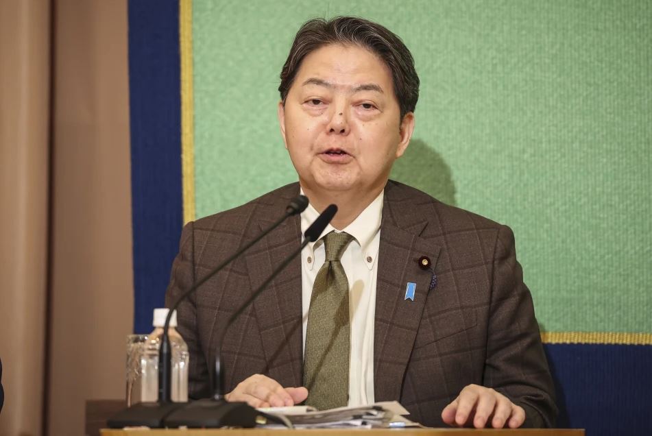 Hallan presuntos huesos humanos en mina japonesa de la Segunda Guerra Mundial