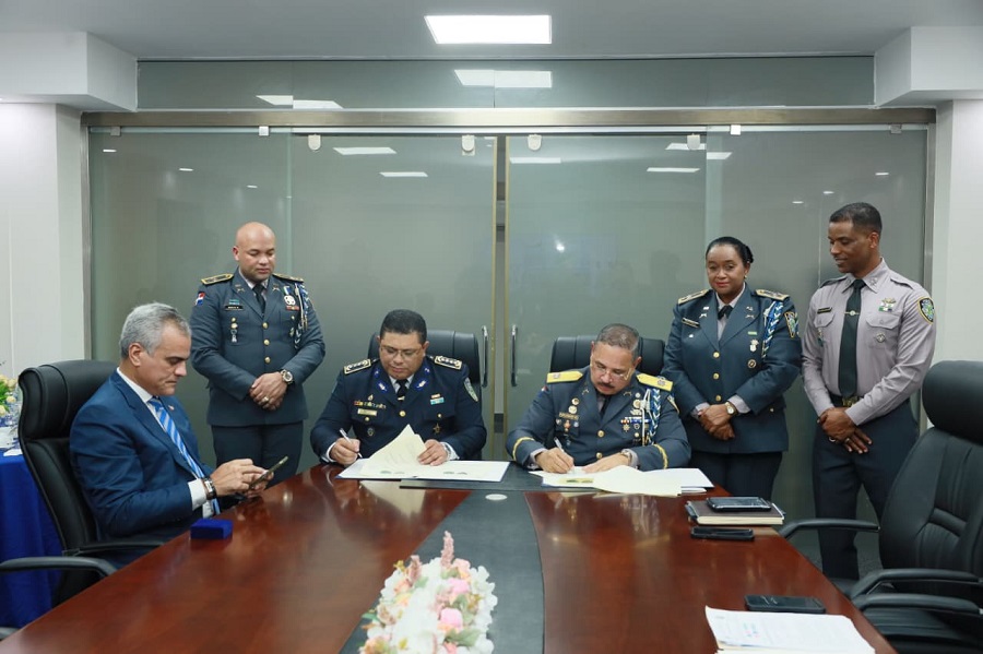 PN y Secretaría de Seguridad de Honduras firman convenios de cooperación académica y policial