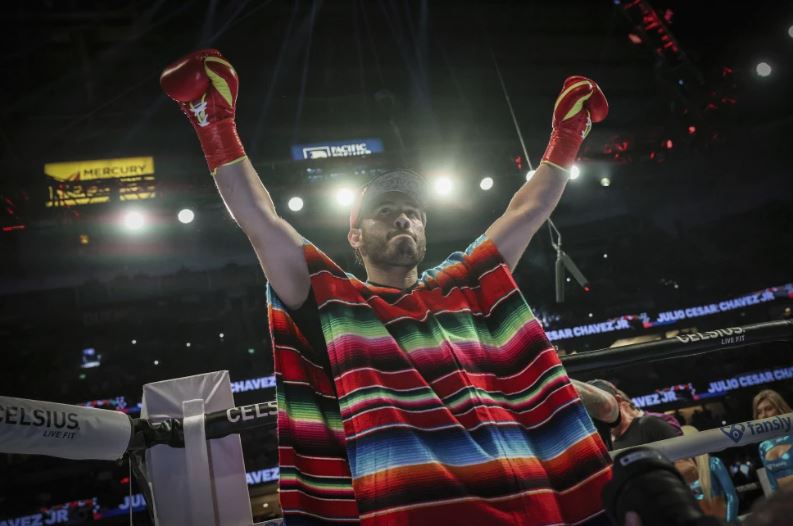 Boxeador Julio César Chávez Jr. abandona cárcel del norte de México para seguir proceso en libertad