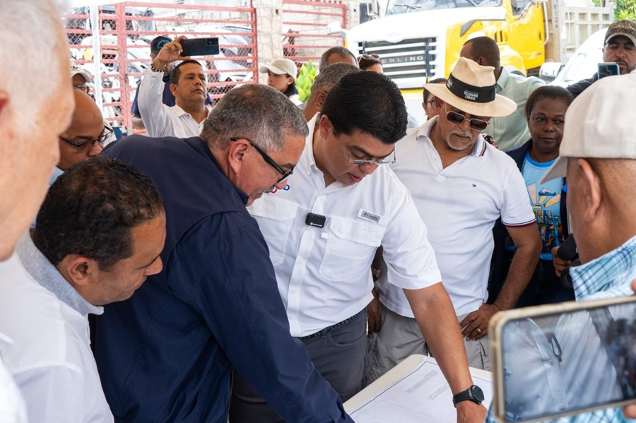 Fellito Suberví avanza en realización de obras que beneficiarán a más de 67 mil personas en SDE