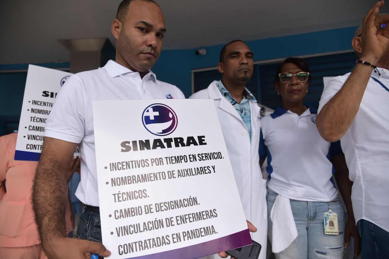 Enfermeras del hospital Cabral y Báez paralizan labores en demanda de reivindicaciones