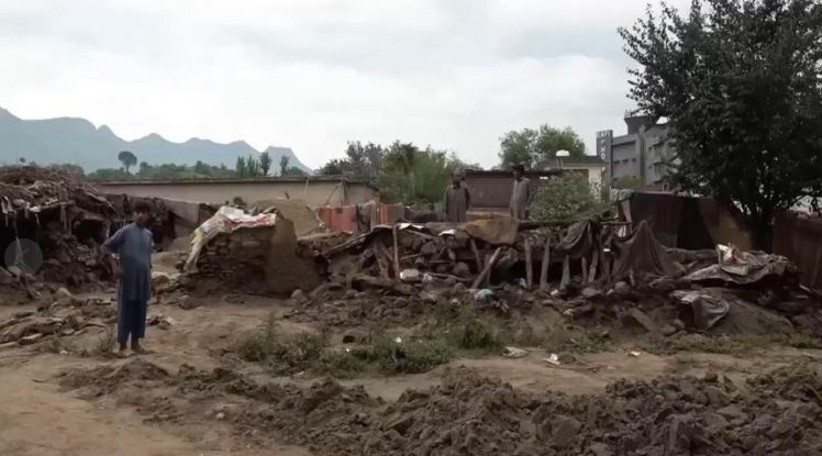 Pakistán defiende la respuesta a las inundaciones tras la muerte de más de 270 personas en el distrito noroeste