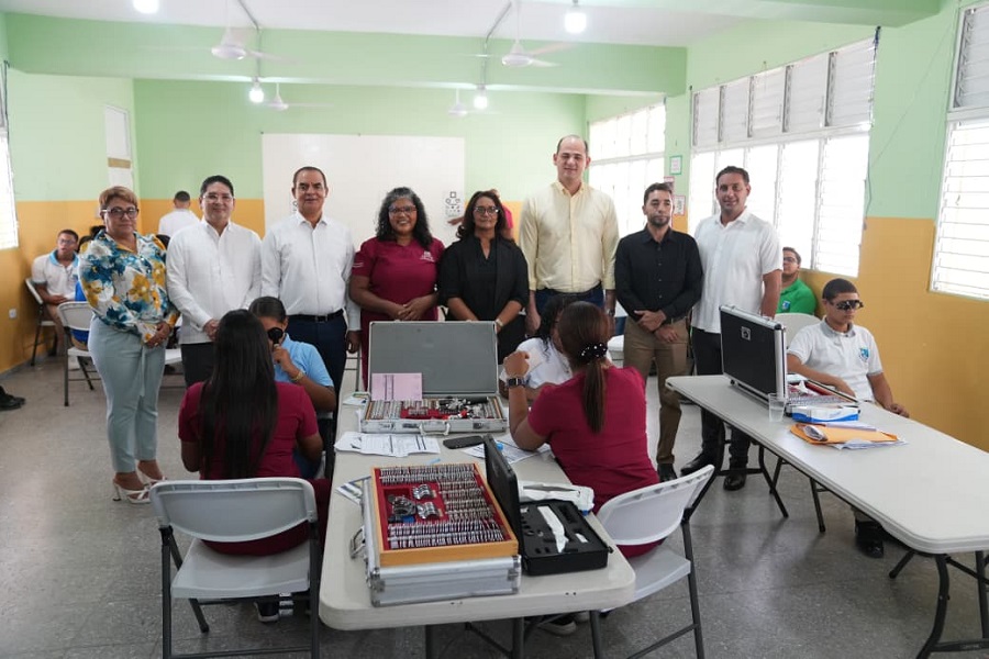 INABIE atiende a 600 estudiantes de 30 escuelas de Jarabacoa, entrega lentes y medicamentos gratuitos