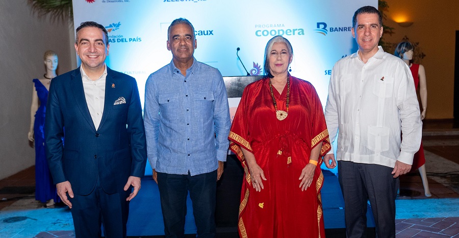 Joel Santos destaca potencial de la artesanía de larimar en el sector turístico dominicano