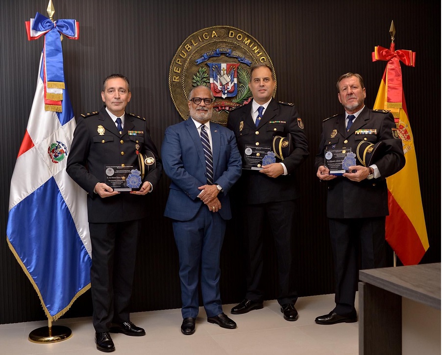 Cónsul dominicano en Madrid reconoce apoyo de la Policía de España a los dominicanos