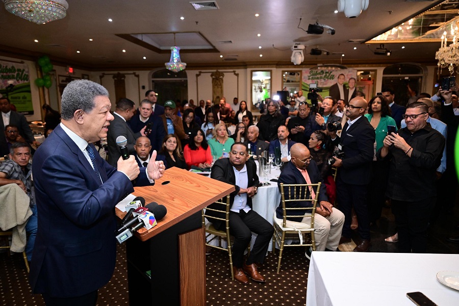 Leonel Fernández resalta en New Jersey aportes de la diáspora al desarrollo de RD