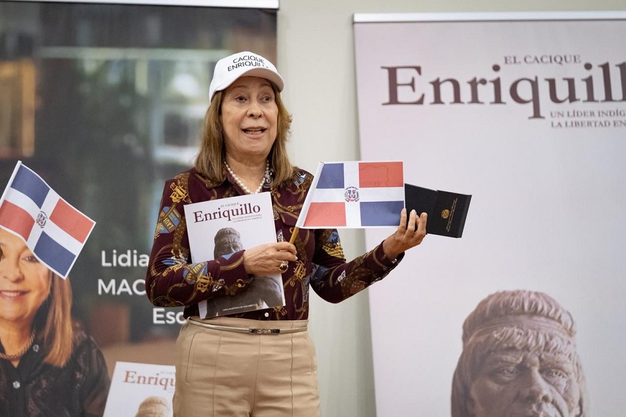 Lidia Martínez de Macarrulla recuerda legado del Cacique Enriquillo y presenta libro en Azua