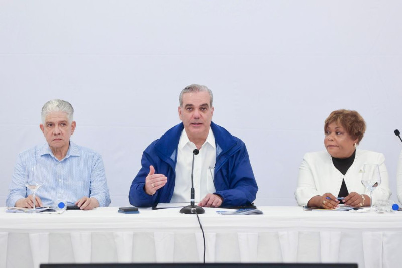 Presidente Abinader pasa balance a obras en curso en Santo Domingo Norte