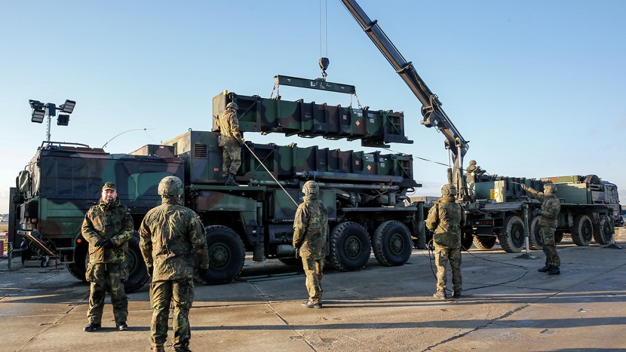 Trump aprueba primeros paquetes de ayuda militar para Ucrania pagados por la OTAN