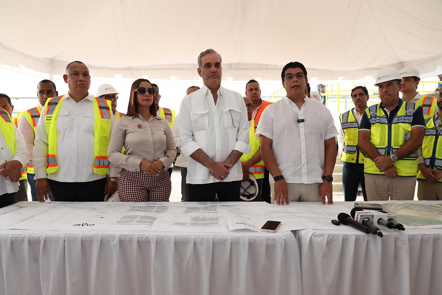 Abinader supervisa ampliación del “Acueducto Barrera de Salinidad” que aumentará distribución de agua potable en SDE y SDN