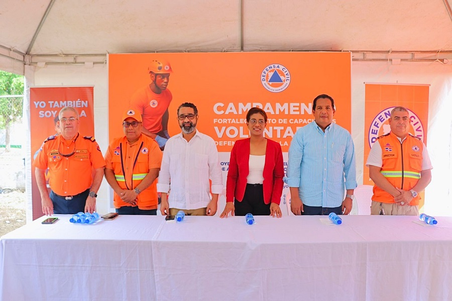 Voluntariado Defensa Civil fortalece técnicas de rescate básico en campamento región este