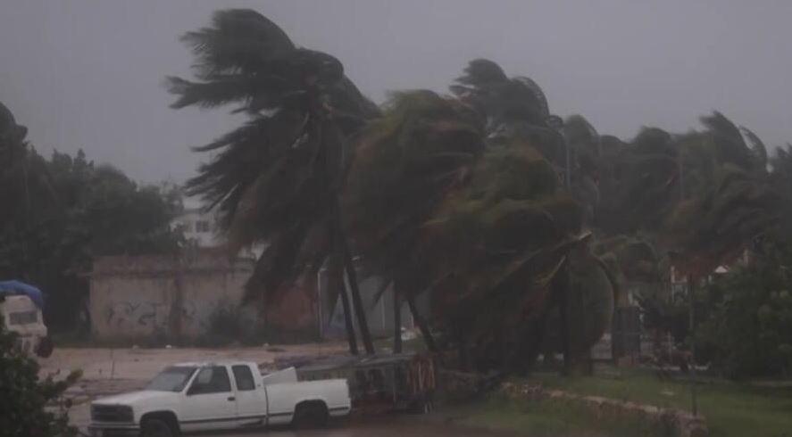 El huracán Kiko se intensifica a categoría 4 en el Océano Pacífico, dicen los meteorólogos
