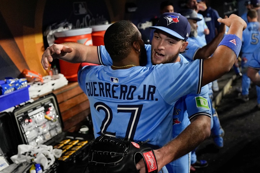 Yesavage, Guerrero y Azulejos, a un triunfo de ganar la Serie Mundial tras vencer 6-1 a Dodgers