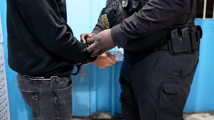 Extraditaron a EE.UU. cuatro dominicanos acusados de fraude electrónico y lavado de activos