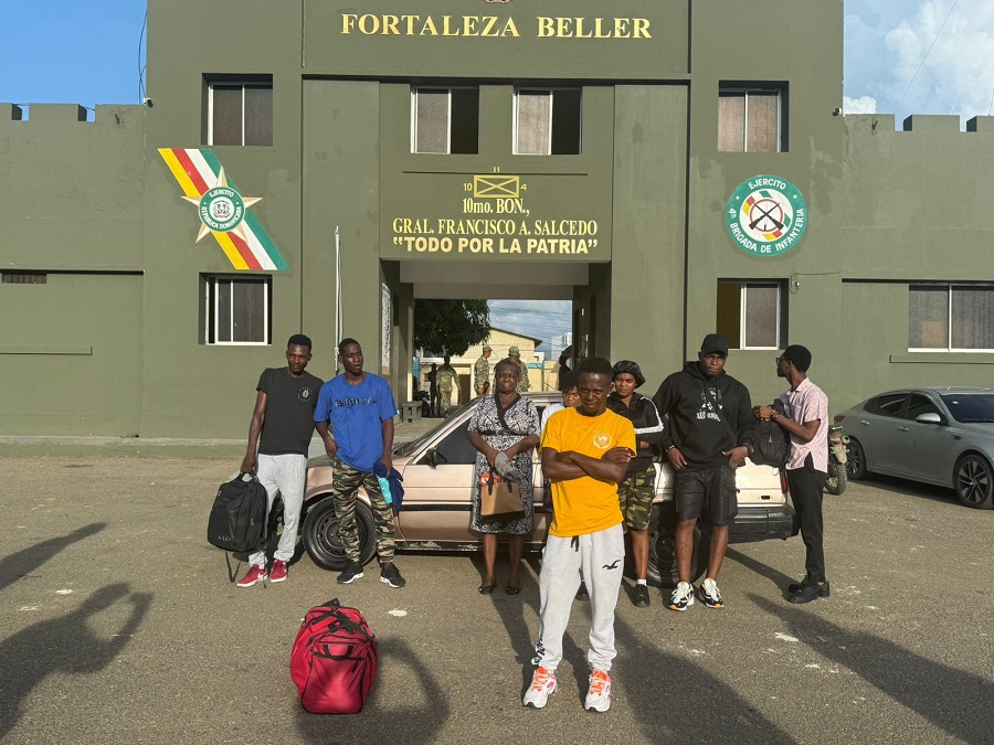 Ejército detiene vehículo que transportaba haitianos indocumentados en Dajabón