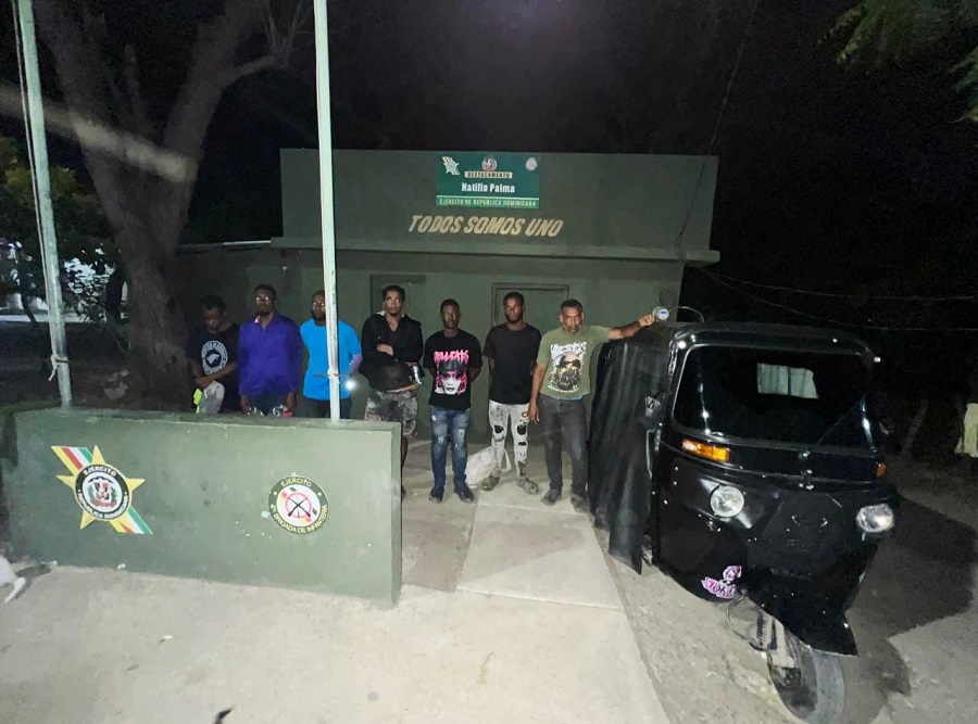 Detienen 18 haitianos indocumentados en Las Matas de Santa Cruz