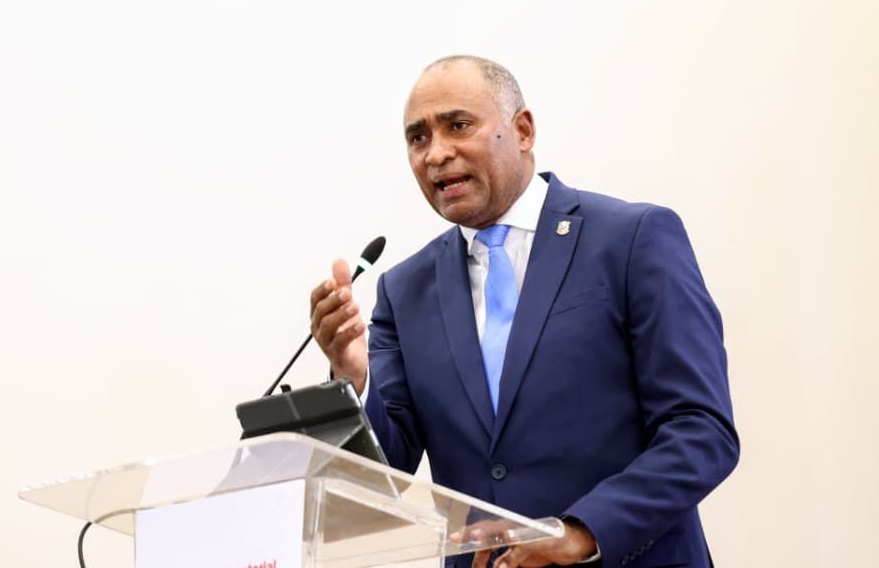 Julito Fulcar rinde cuentas ante multitudinario acto en Baní