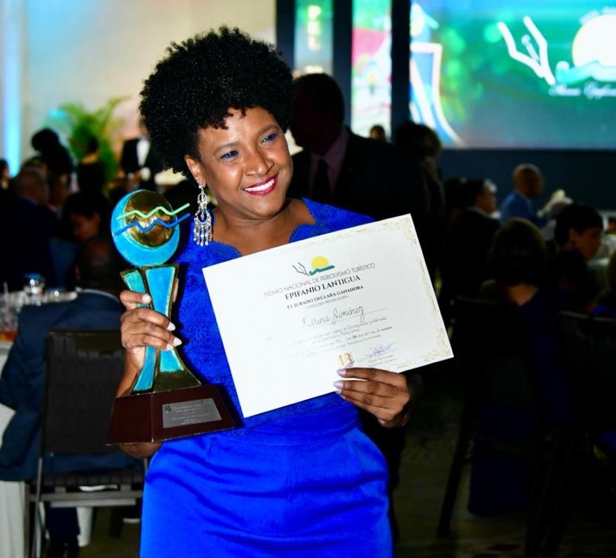 Karina Jiménez gana premio Periodismo Turístico Epifanio Lantigua