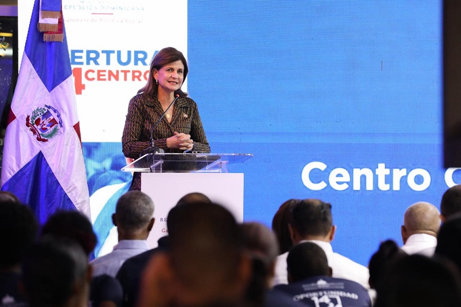 Raquel Peña abre nuevos centros del programa Oportunidad 14-24 en Santo Domingo Este