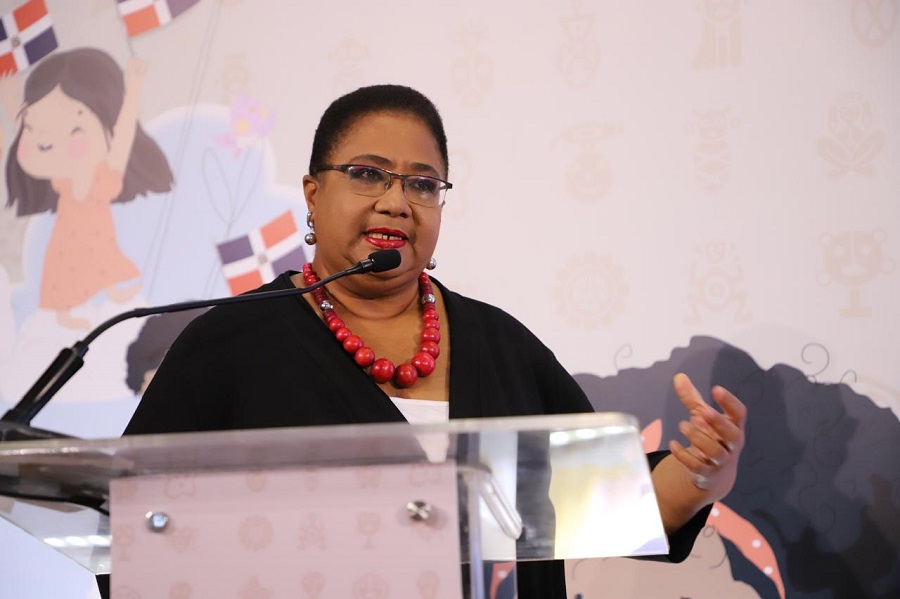 INAFOCAM auspicia conferencia sobre el impacto de la Inteligencia Artificial en la formación docente