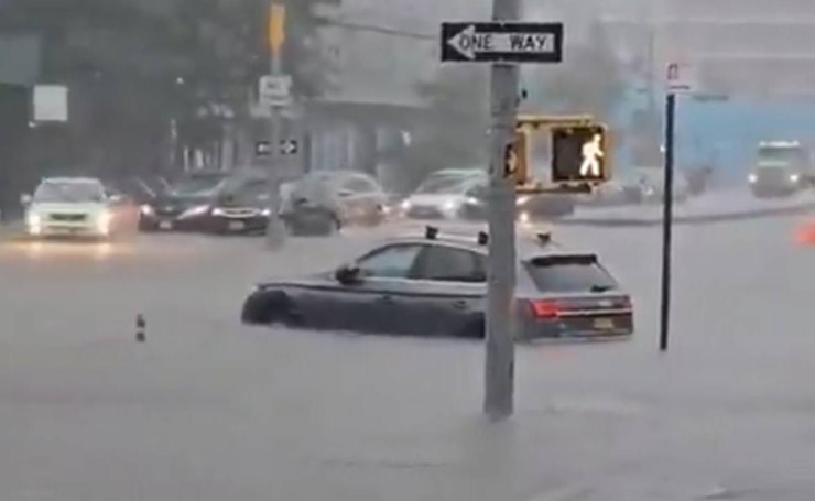 Tormenta azotó NY rompió récord 1917; dos personas fallecidas; paralizó transporte y cancelaciones de vuelos