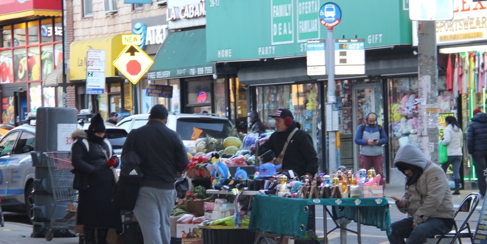 Vendedores ambulantes Alto Manhattan en alertas por advertencia ICE continuará redadas