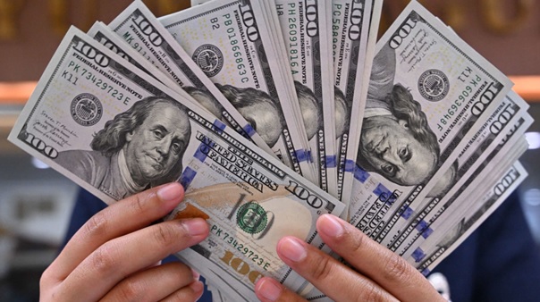 Envían cheques de reembolso por inflación a más de 8 millones neoyorkinos; dominicanos esperan ansiosos