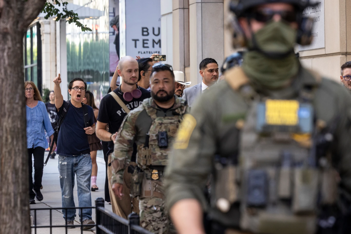 Apple retira aplicación que permite rastrear y reportar anónimamente avistamientos de agentes de ICE