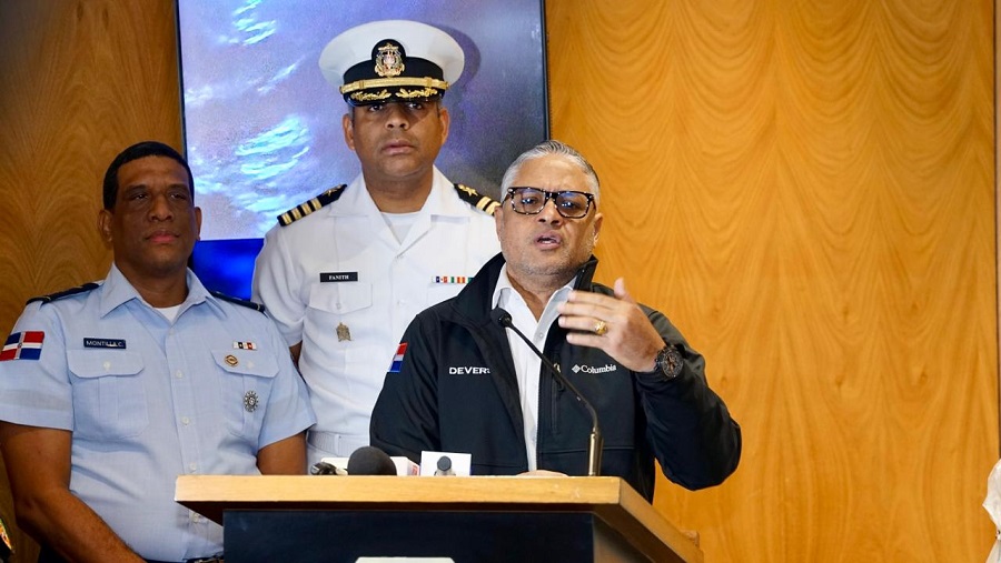 Incautan un cargamento de 650 paquetes presumiblemente cocaína en Baní