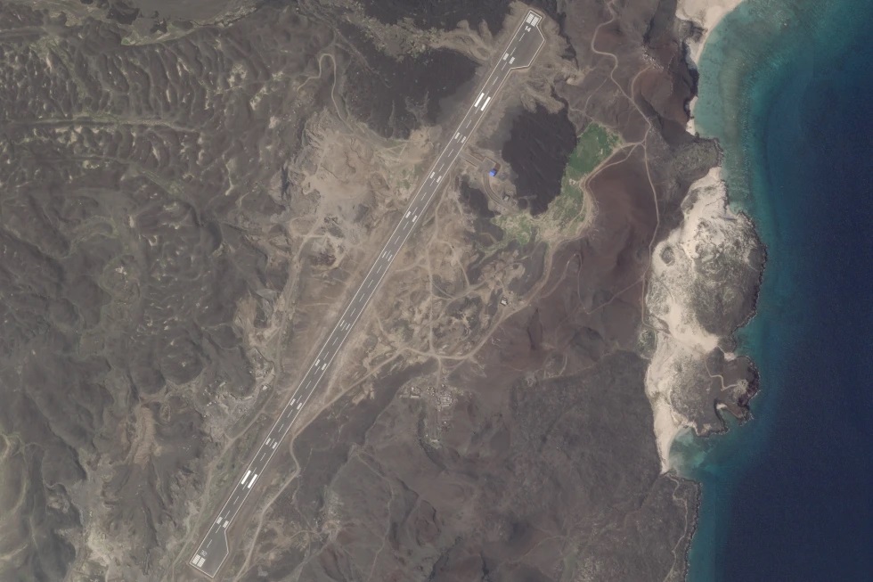 Aparece una misteriosa pista de aterrizaje en una isla yemení