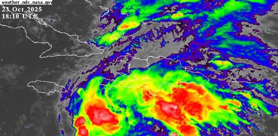 Centro de Huracanes advierte sobre inundaciones “catastróficas” y deslizamientos de tierra en RD