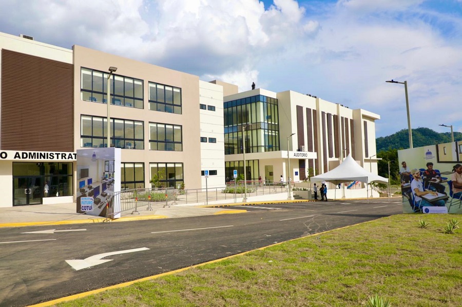 Abinader inaugura Centro Universitario Regional UASD-Cotuí con 29 aulas