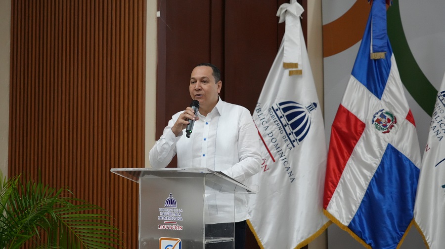 Estudio del Ideice: Más del 80 % de egresados del plan Prepara valoran positivamente su formación