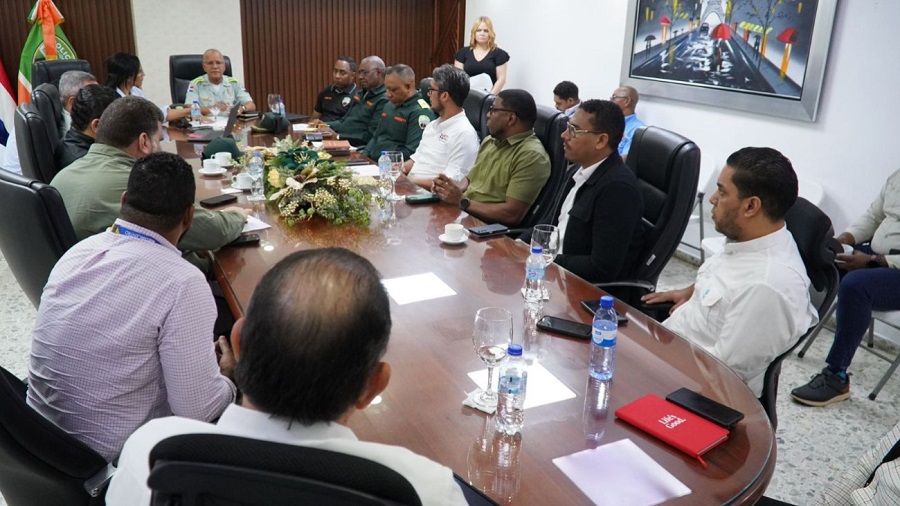 Autoridades y representantes de plazas comerciales coordinan acciones para gestionar el tránsito durante el Black Friday