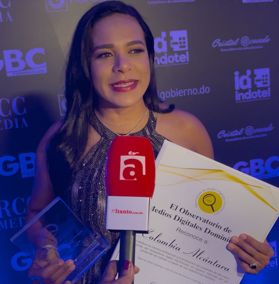 Reconocen a Colombia Alcántara por su trayectoria y Altanto TV gana el Premio Nacional de Periodismo Digital