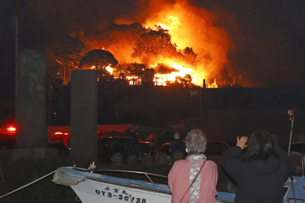 Incendio en el suroeste de Japón causa daños en 170 casas y obliga a evacuaciones