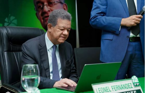 Leonel Fernández ve “ineficiencia del Gobierno” provocó el apagón