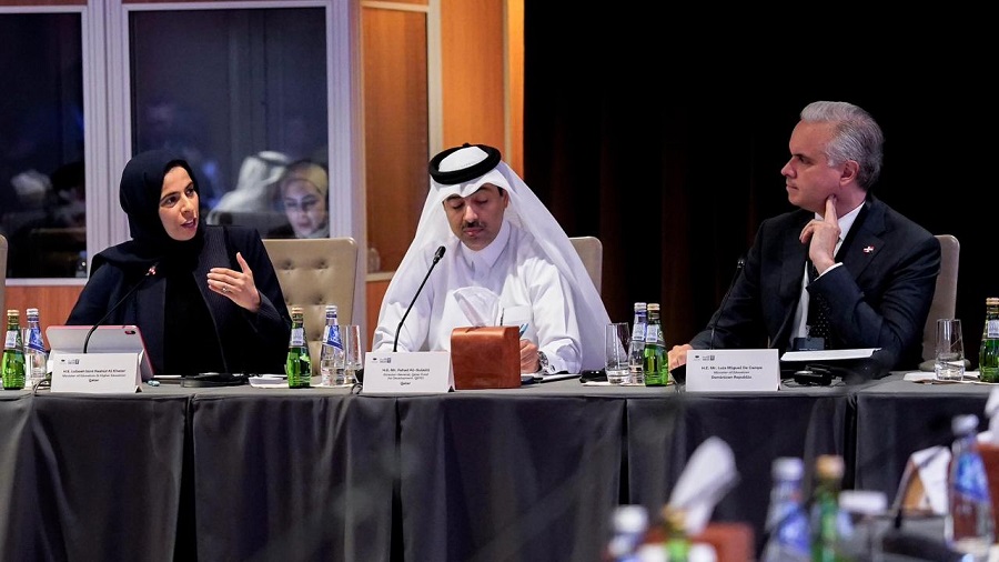 De Camps busca transformar la educación dominicana en Qatar