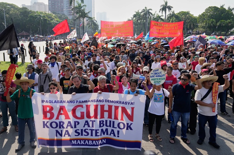Miles de personas protestan en Filipinas contra la corrupción y exigen devolución de fondos robados