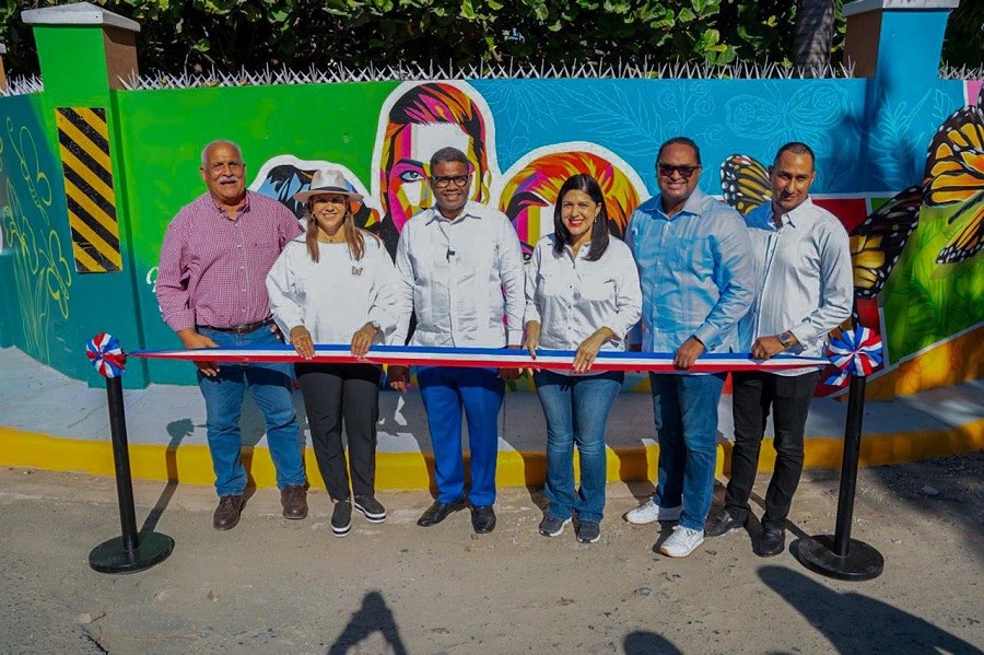Propeep inaugura dos Paseos de los Colores en Villa Tapia en honor a las hermanas Mirabal