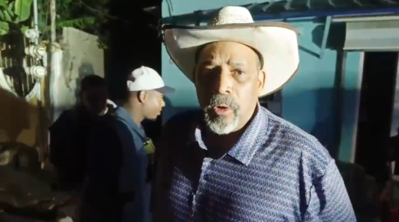 Santiago Riverón desbarata fiesta de haitianos en Dajabón;con escopeta en manos