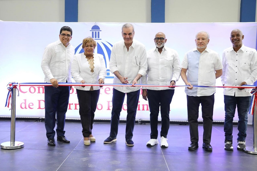 Abinader entrega nuevo Polideportivo Isabelita, Prof. Virgilio Frías