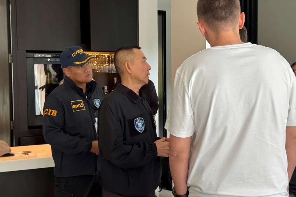 Supuesto hacker ruso buscado por el FBI, detenido en una isla turística de Tailandia